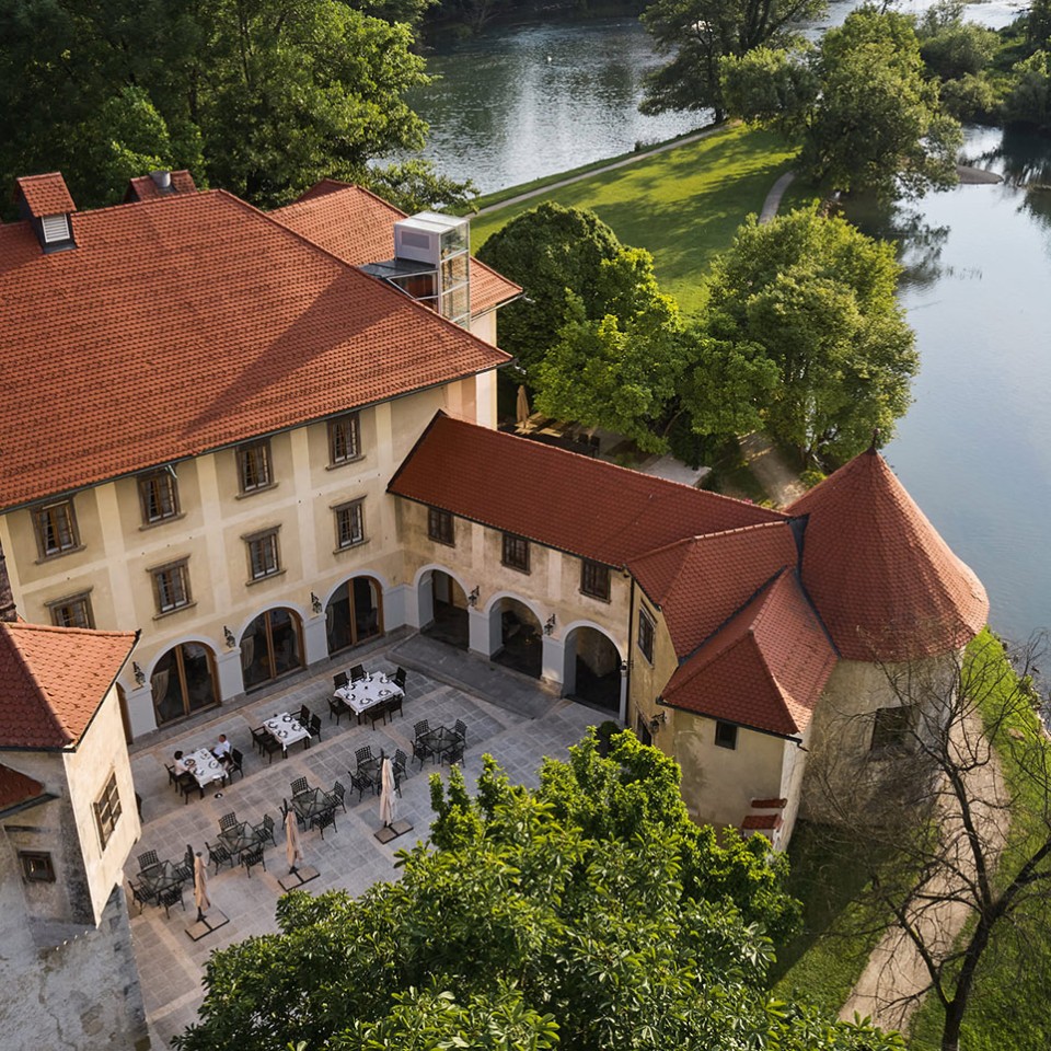 Grad Otocec romanticni paket Hotel Grad Otocec edit