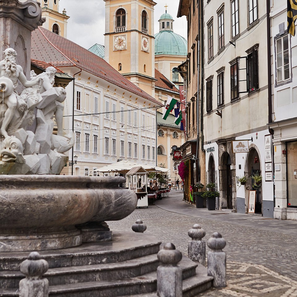 Grad otocec o destinaciji stara ljubljana